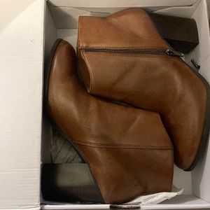 Aldo ~ Cigowiel. Brown Leather Ankle Boots
